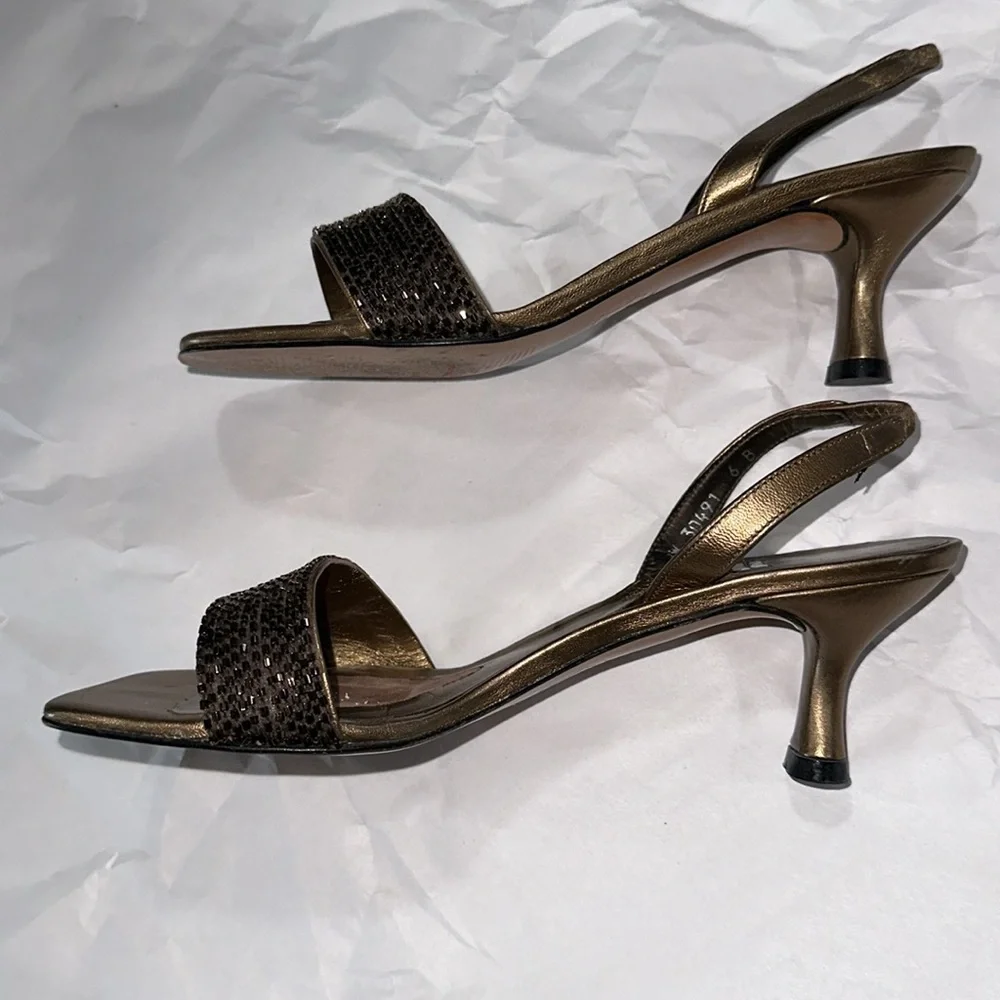 Beautiful Stewart Weitzman Bronze copper beaded metallic leather kitten heels - Picture 5 of 7